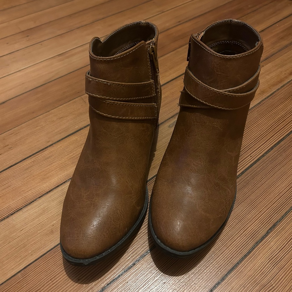Lauren Conrad ankle booties size 6